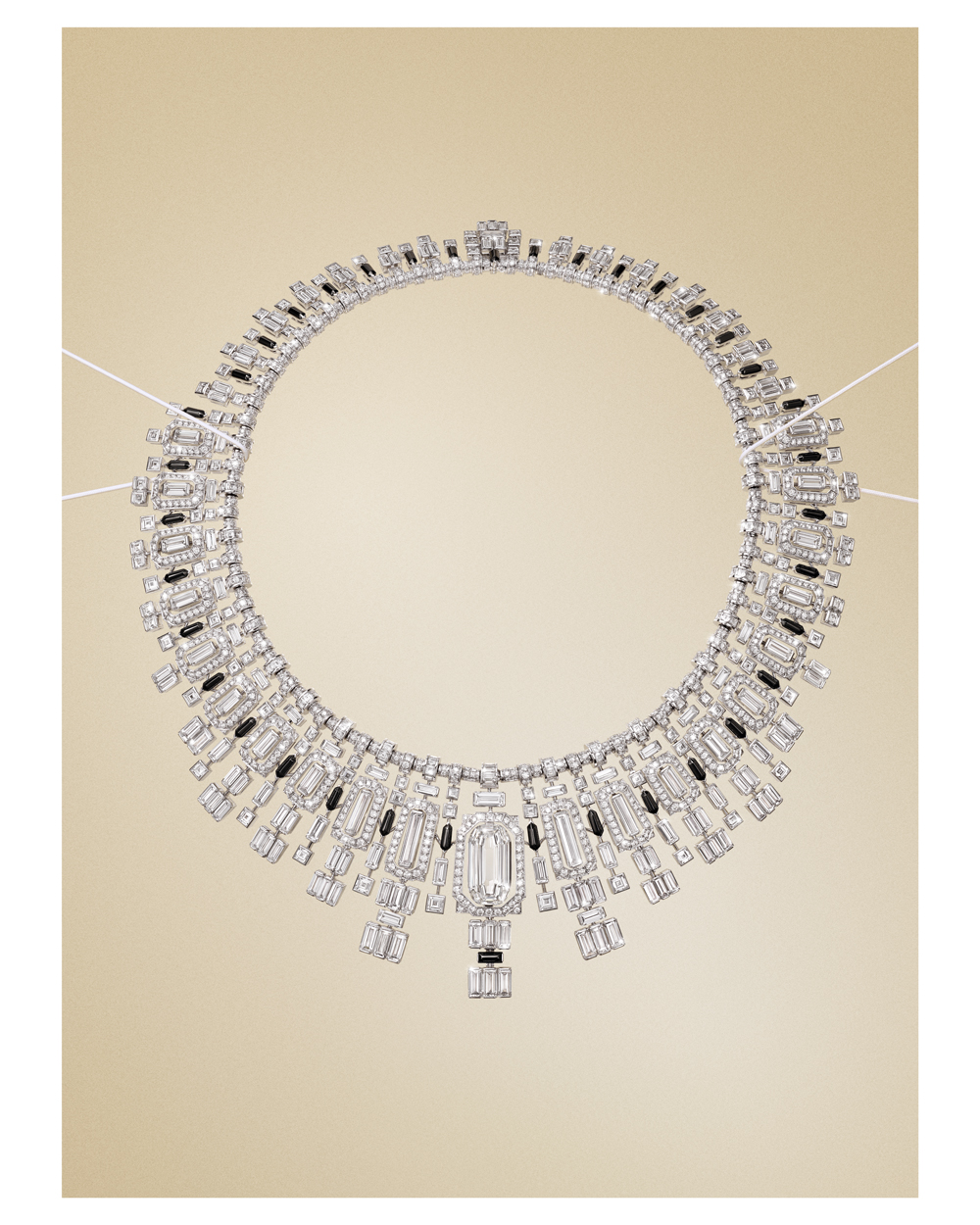 卡地亚EN-ÉQUILIBRE高级珠宝系列VETRATA项链 卡地亚EN-ÉQUILIBRE高级珠宝系列VETRATA项链.jpg