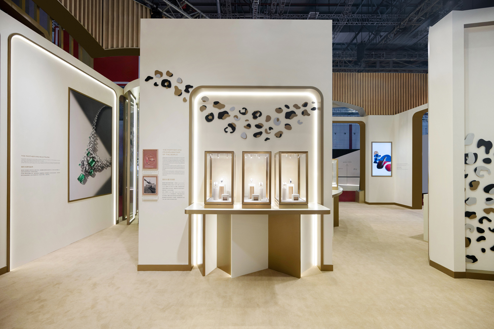 04-“寰宇探索”展区 04-“寰宇探索”展区.jpg