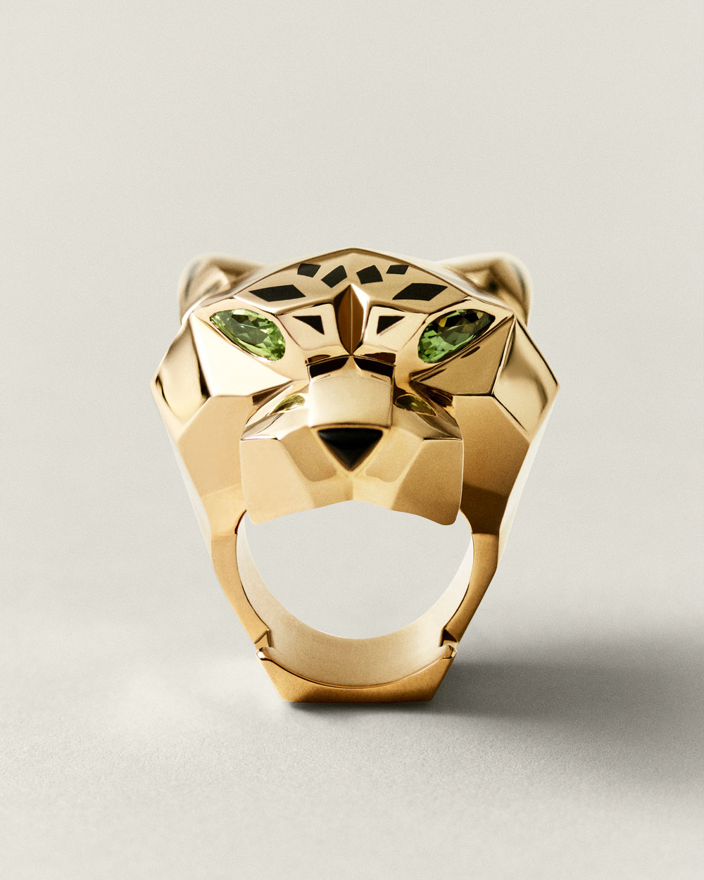 2 Panthère-de-Cartier卡地亚猎豹系列戒指(1) 2 Panthère-de-Cartier卡地亚猎豹系列戒指(1).jpg