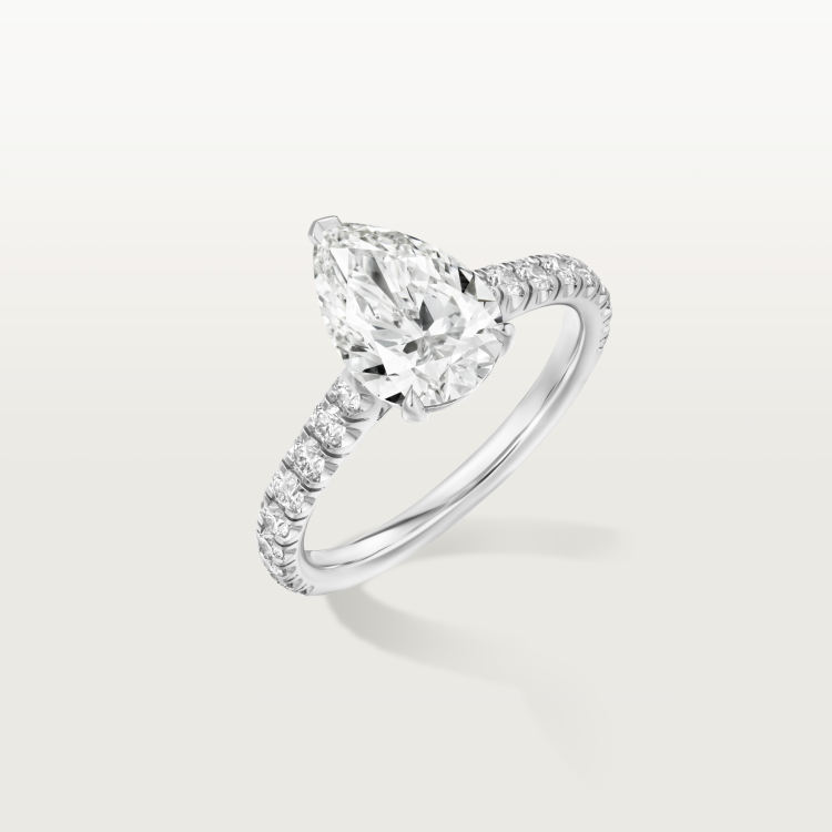 1895钻石戒指，镶嵌梨形切割钻石，铺镶钻石  铂金