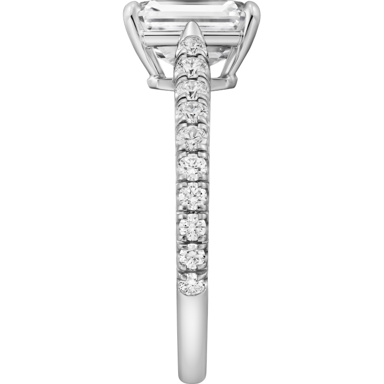 1895钻石戒指，镶嵌梨形切割钻石，铺镶钻石  铂金